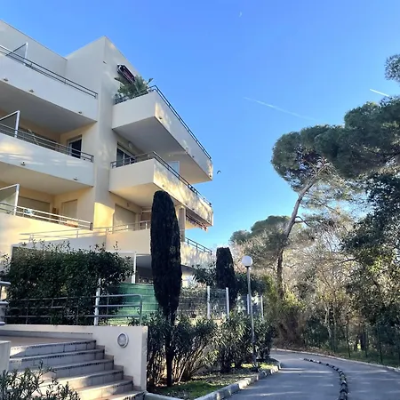 Proche Et Parc De Vaugrenier * 卢贝新城